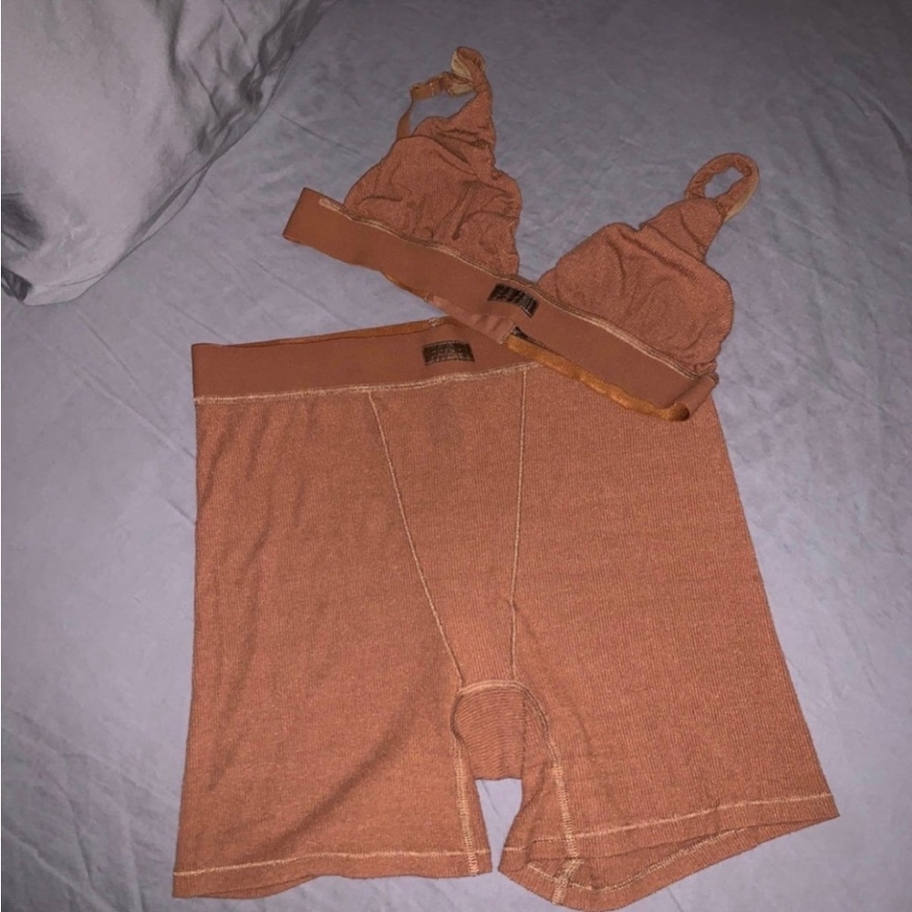 Skims lounge set